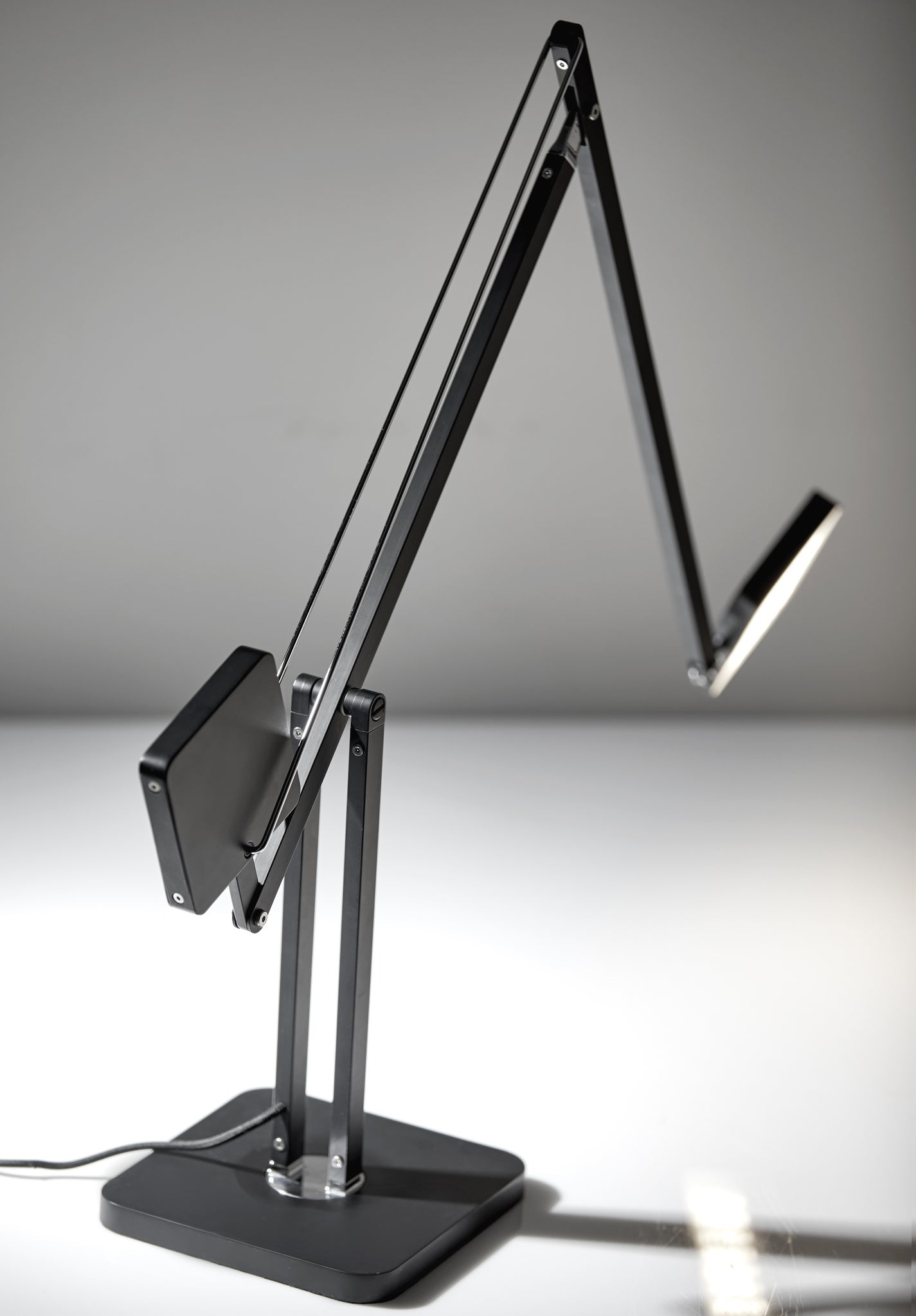 ADS360 Cooper LED Desk Lamp