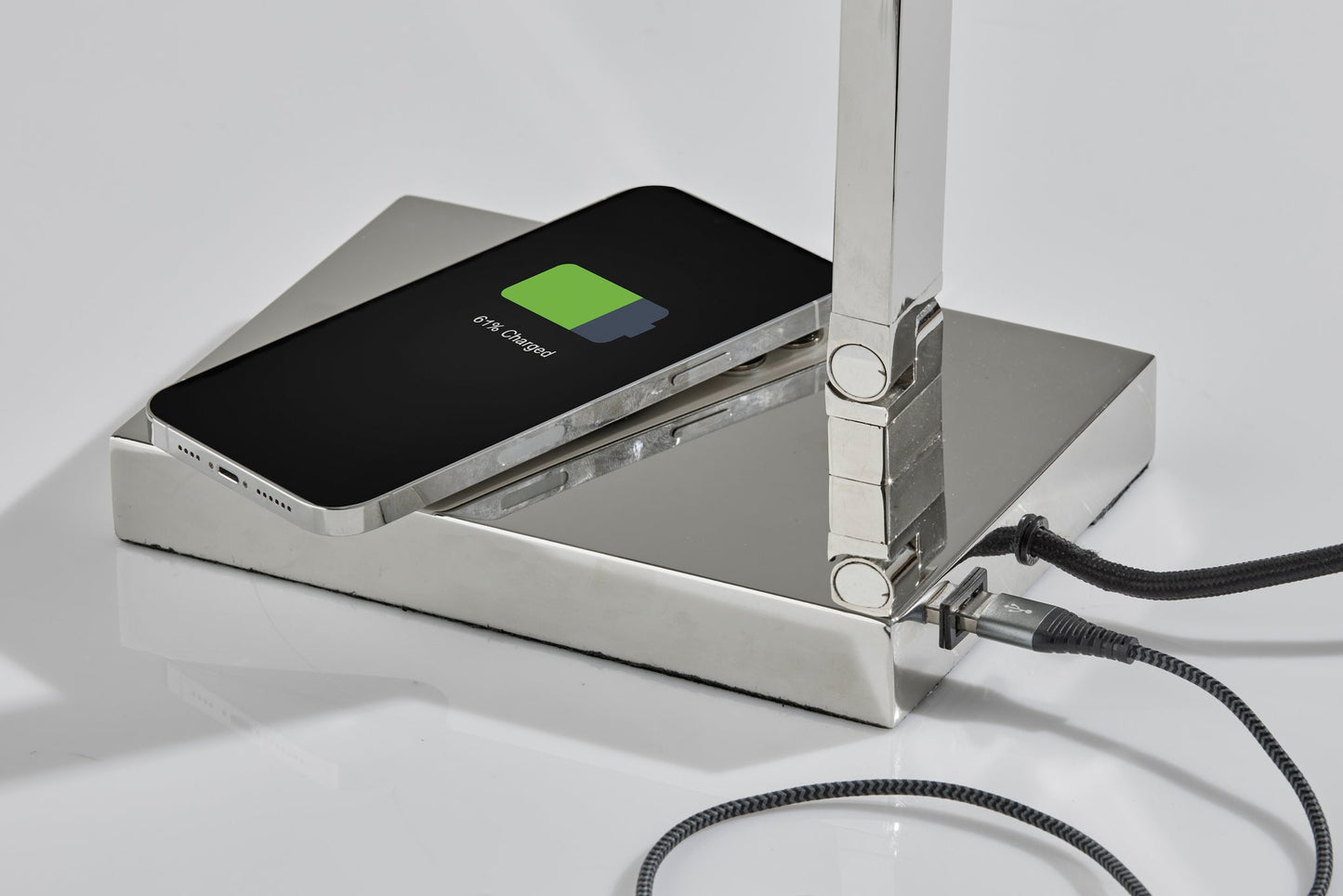 Newman Task Lamp w. Wireless Charging