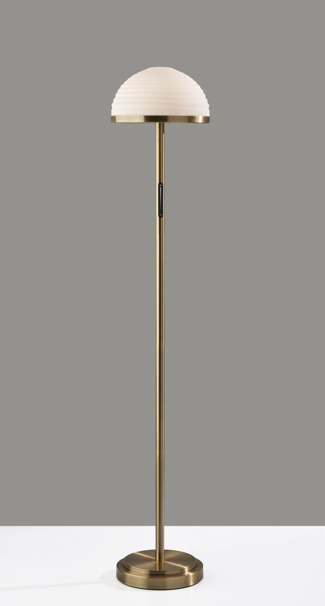Juliana LED Floor Lamp w. Smart Switch