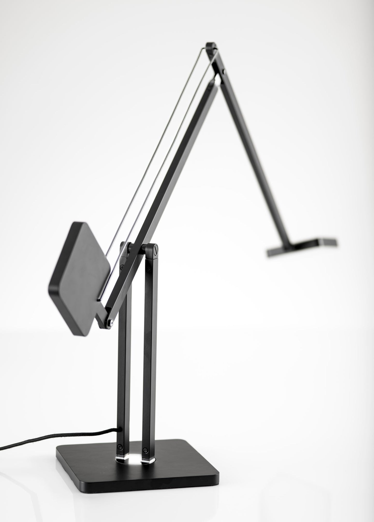 ADS360 Cooper LED Desk Lamp