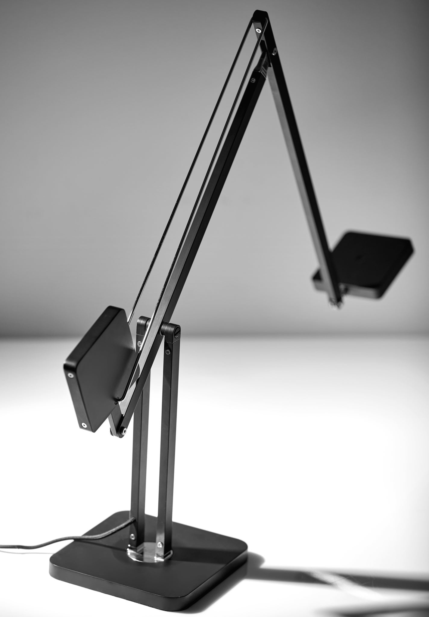 ADS360 Cooper LED Desk Lamp