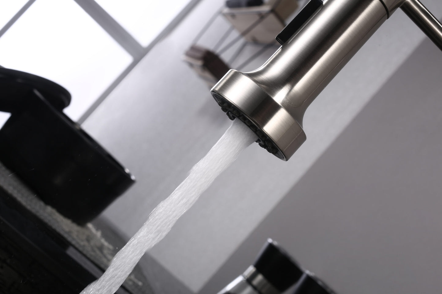 Lanuvio Brass Kitchen Faucet w/ Pull Out Sprayer - Chrome