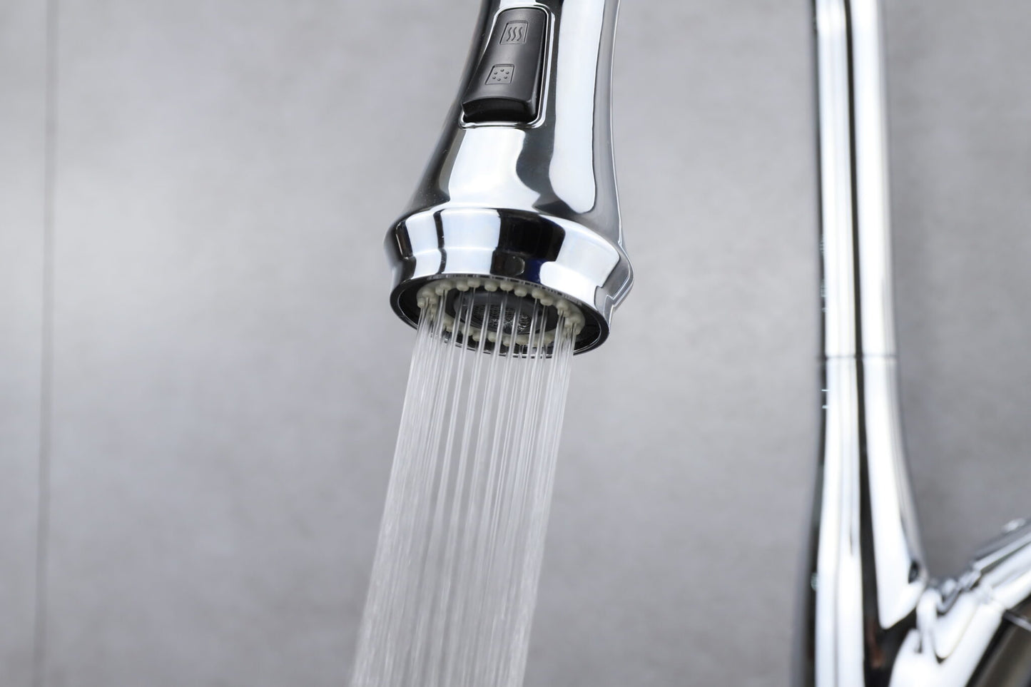 Garbatella Brass Kitchen Faucet w/ Pull Out Sprayer - Chrome