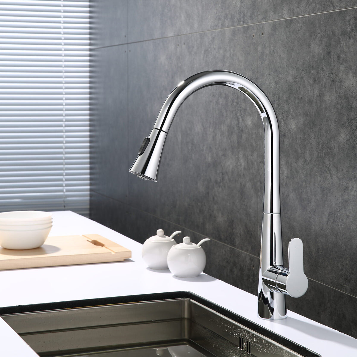 Lexora Furio Brass Single-Handle Pull-Down Spray Kitchen Faucet in Chrome