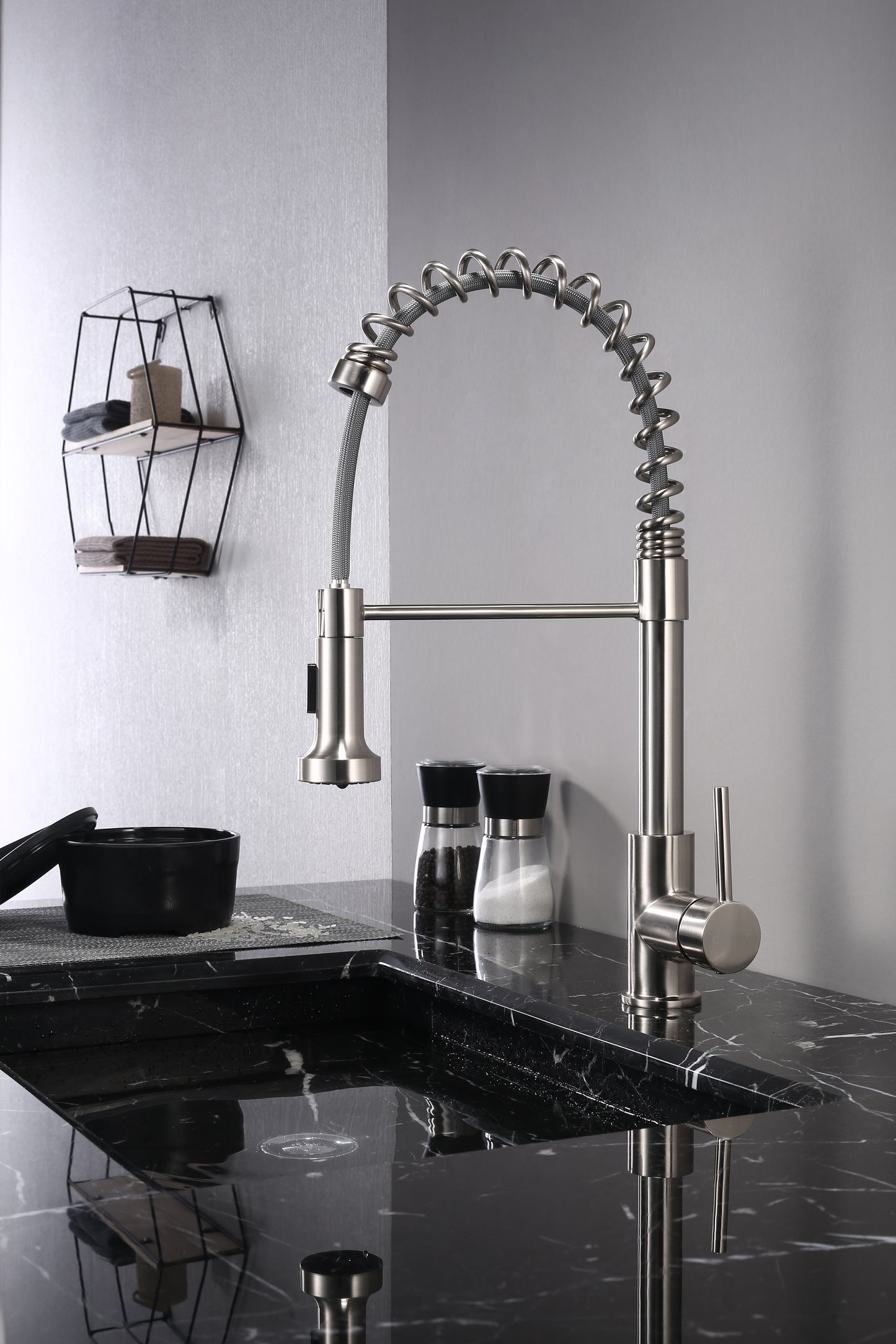 Lanuvio Brass Kitchen Faucet w/ Pull Out Sprayer - Chrome