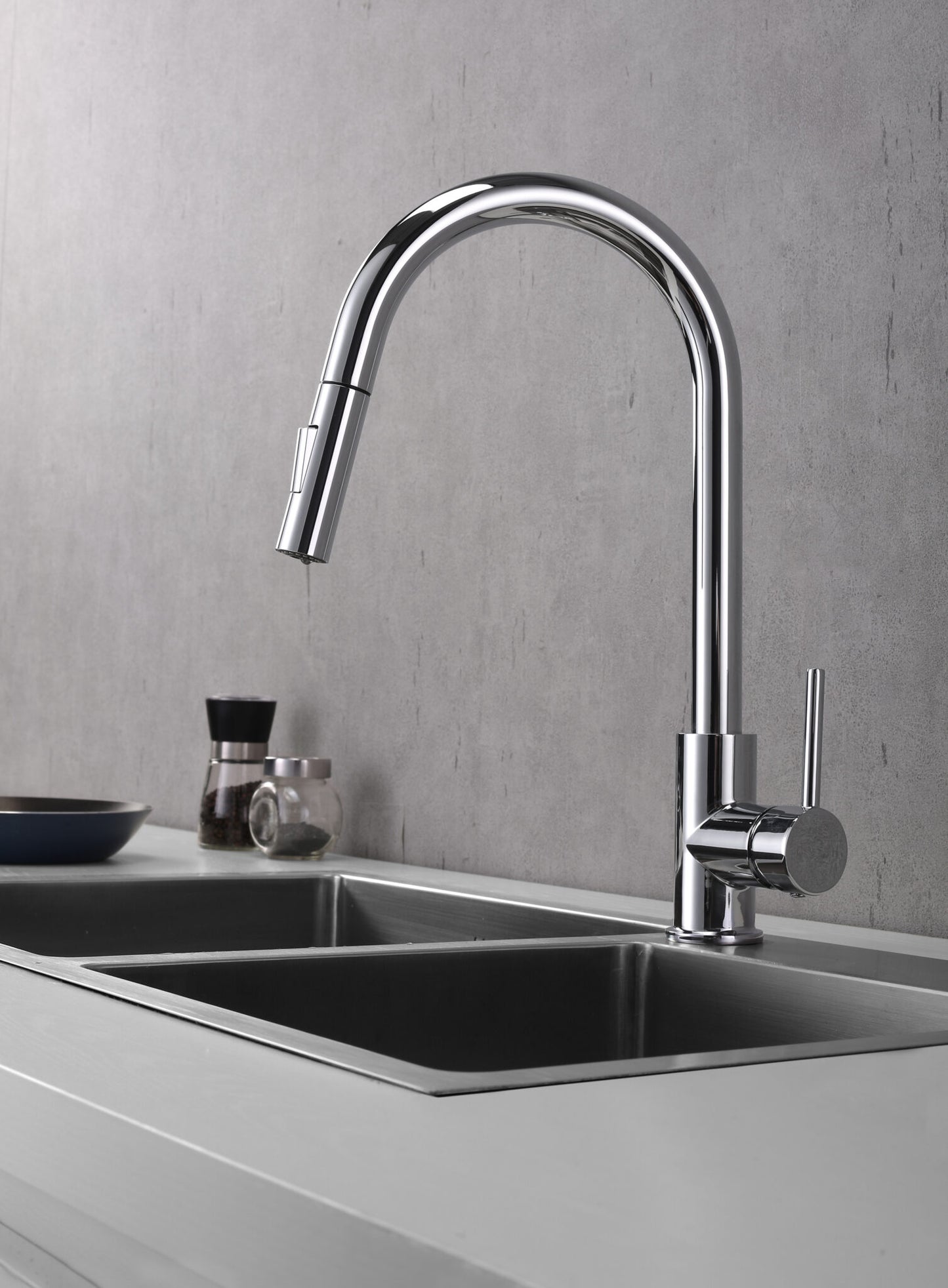 Olivi Brass Kitchen Faucet w/ Pull Out Sprayer - Chrome
