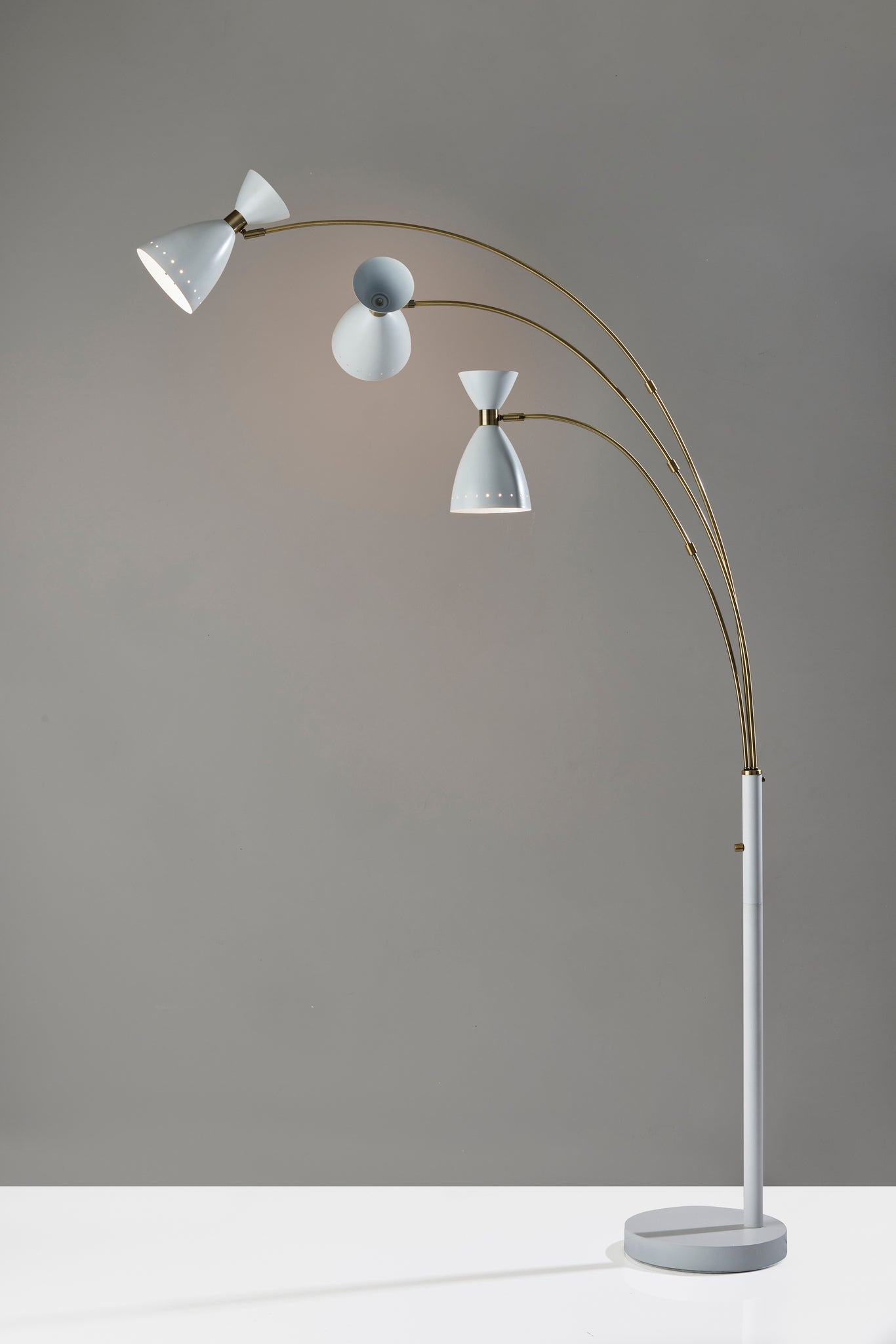 Oscar 3-Arm Arc Lamp