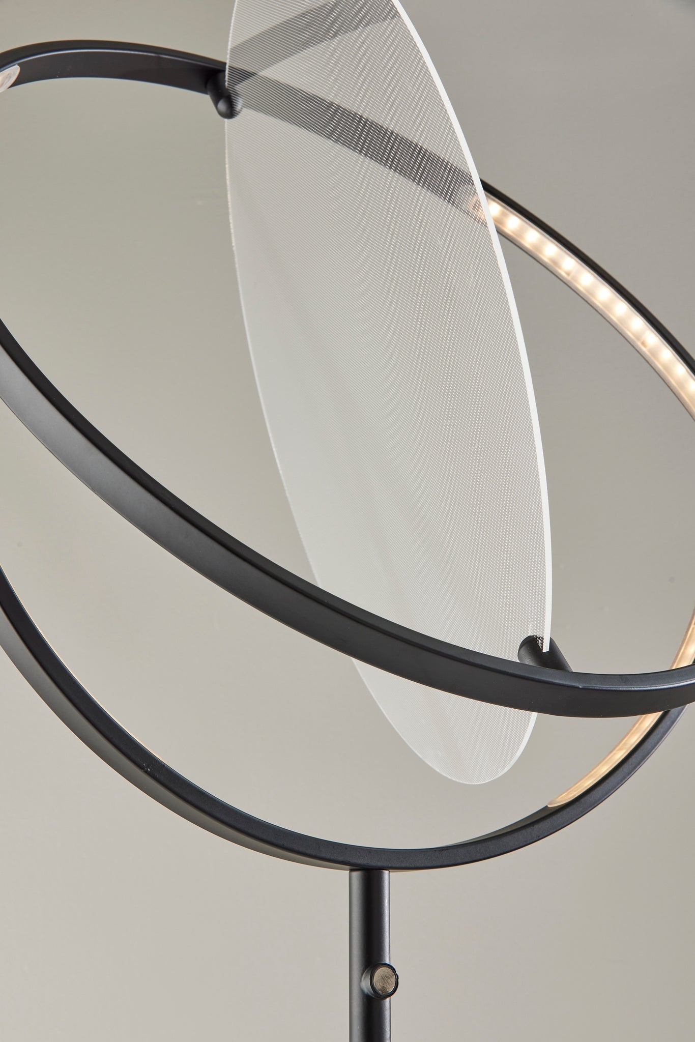 Orsa LED Floor Lamp