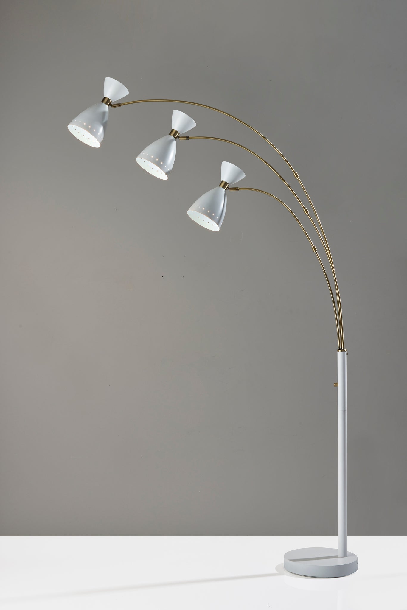 Oscar 3-Arm Arc Lamp