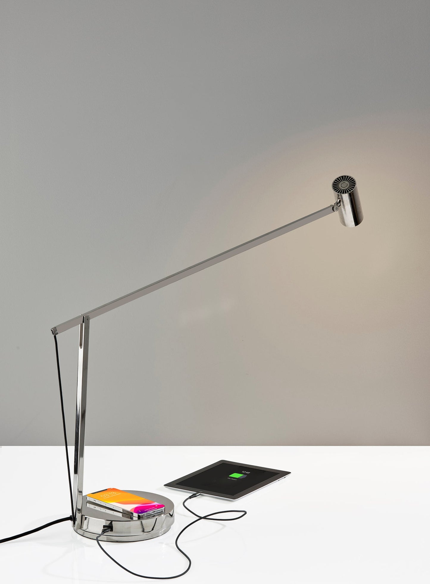 Turrell Task Lamp w. Wireless Charging