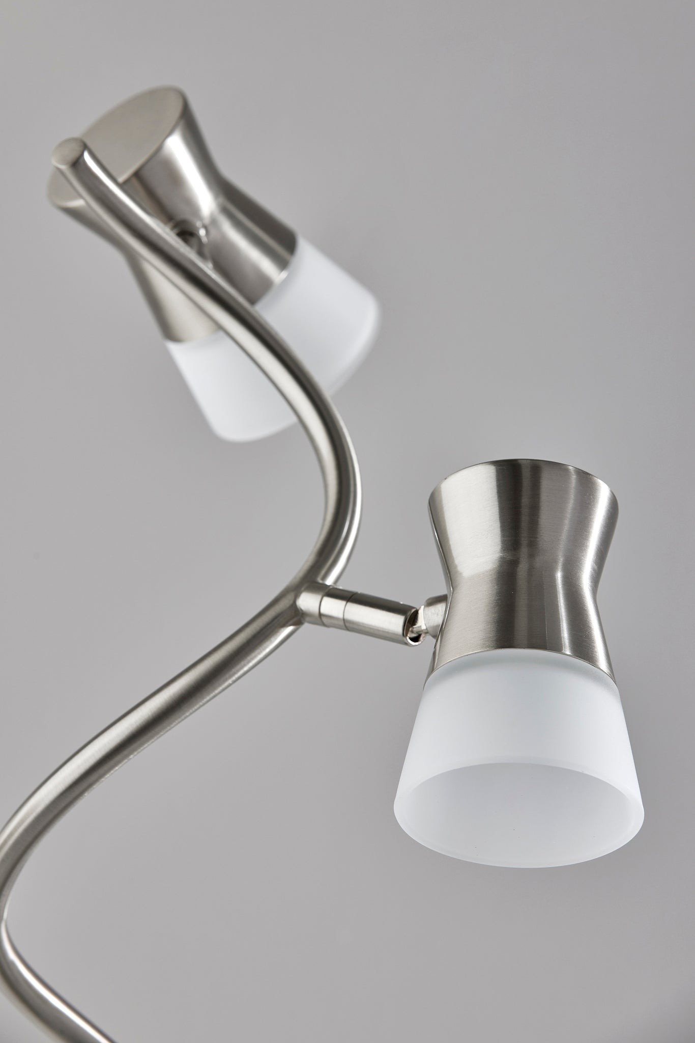 Cyrus LED Table Lamp w. Smart Switch