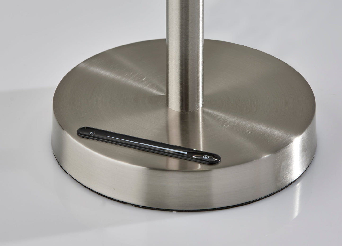 Cyrus LED Table Lamp w. Smart Switch